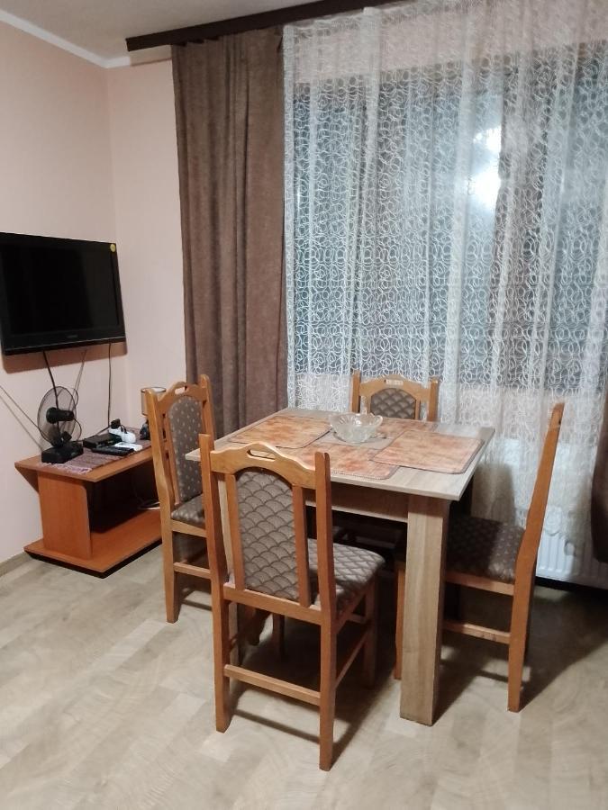 Galerija Jovanovic Topola Ngoại thất bức ảnh