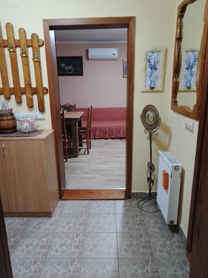 Galerija Jovanovic Topola Ngoại thất bức ảnh